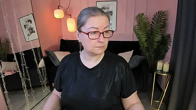 Snapshot of AlexandraKind chatting on 8, 2, 2026 AlexandraKind online show from 8, 2, 2026