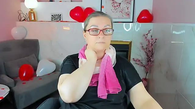 Snapshot of AlexandraKind chatting on 13, 2, 2026 AlexandraKind online show from 13, 2, 2026