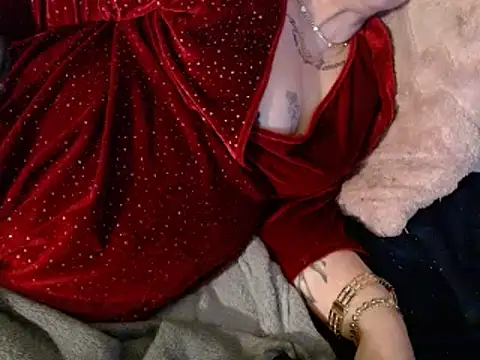 Snapshot of housewife_shantie chatting on 14, 2, 2025 housewife shantie online show from 14, 2, 2025