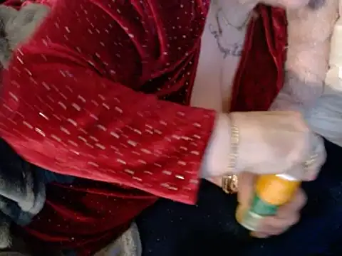 Snapshot of housewife_shantie chatting on 15, 2, 2025 housewife shantie online show from 15, 2, 2025