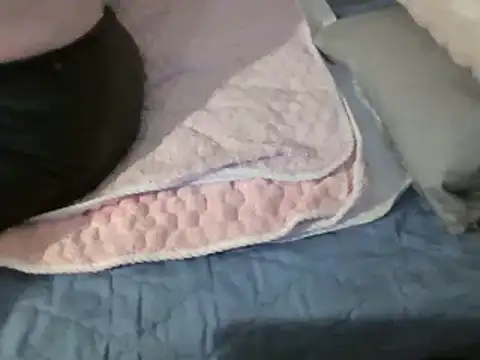 Snapshot of housewife_shantie chatting on 5, 3, 2025 housewife shantie online show from 5, 3, 2025