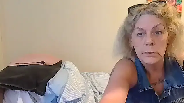 housewife shantie online show from 7, 5, 2026