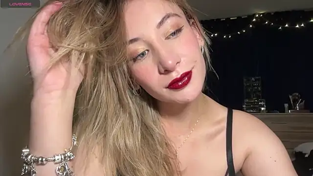 Snapshot of Gabby_cruz_ chatting on 18, 1, 2025 Gabby cruz  online show from 18, 1, 2025
