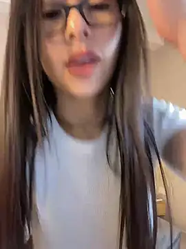 Snapshot of EymiCuper chatting on 24, 2, 2025 EymiCuper online show from 24, 2, 2025