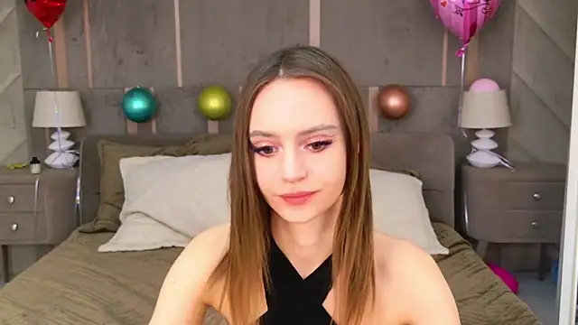Snapshot of RebeccaMartons chatting on 17, 2, 2025 RebeccaMartons online show from 17, 2, 2025