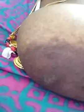 Snapshot of Sexy_Radhikaa chatting on 4, 12, 2025 Sexy Radhikaa online show from 4, 12, 2025