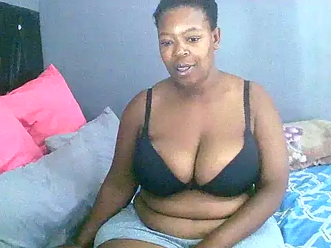 Snapshot of curvyloneah75 chatting on 3, 12, 2024 curvyloneah75 online show from 3, 12, 2024
