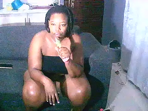 Snapshot of curvyloneah75 chatting on 7, 12, 2024 curvyloneah75 online show from 7, 12, 2024