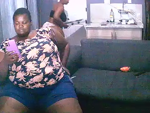 Snapshot of curvyloneah75 chatting on 9, 12, 2024 curvyloneah75 online show from 9, 12, 2024