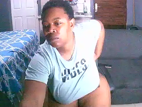 Snapshot of curvyloneah75 chatting on 20, 12, 2024 curvyloneah75 online show from 20, 12, 2024