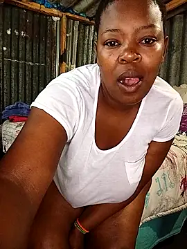 Snapshot of curvyloneah75 chatting on 25, 9, 2025 curvyloneah75 online show from 25, 9, 2025