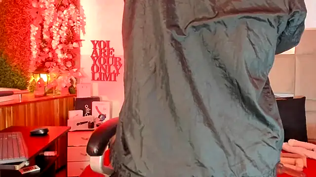 Snapshot of natacha__black_ chatting on 23, 2, 2025 natacha black online show from 23, 2, 2025