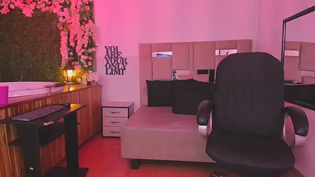 Snapshot of natacha__black_ chatting on 21, 3, 2025 natacha black online show from 21, 3, 2025