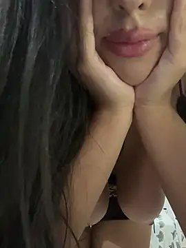 Snapshot of Chloe-antonella chatting on 13, 3, 2025 Chloe-antonella online show from 13, 3, 2025