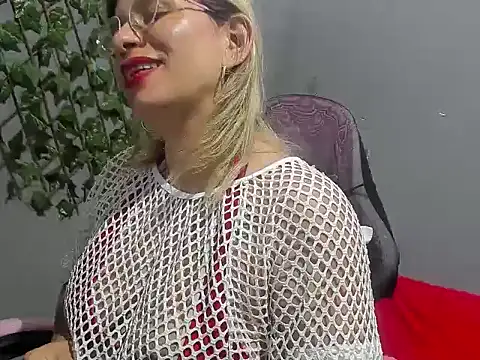 Snapshot of sexy_bigboooty chatting on 5, 12, 2024 sexy bigboooty online show from 5, 12, 2024