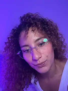 Snapshot of varenkaivanova_22 chatting on 7, 2, 2025 varenkaivanova 22 online show from 7, 2, 2025