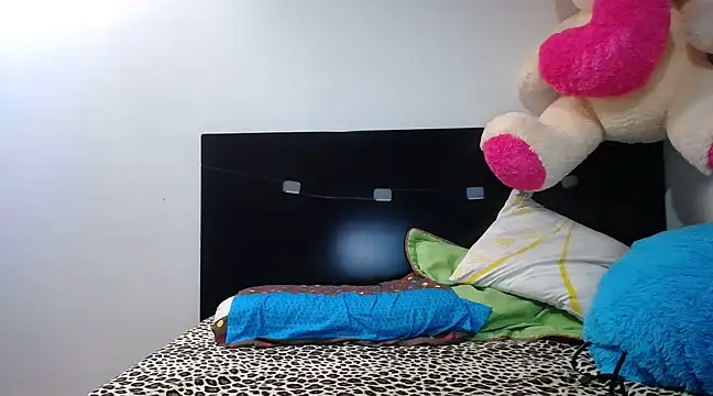 princehermosa44 online show from 22, 3, 2025