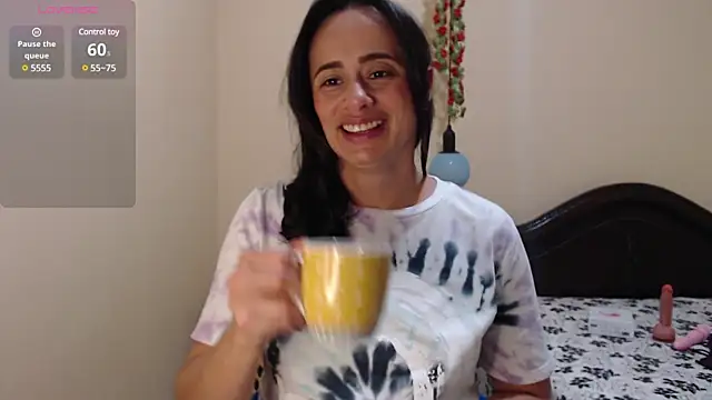 Snapshot of sara_florez1 chatting on 6, 1, 2025 sara florez1 online show from 6, 1, 2025