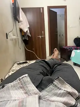 Snapshot of aprivateguy chatting on 5, 3, 2025 aprivateguy online show from 5, 3, 2025