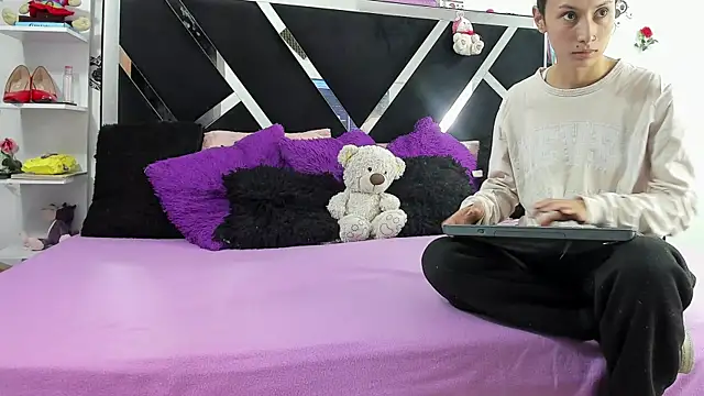 thedream girls online show from 8, 10, 2025