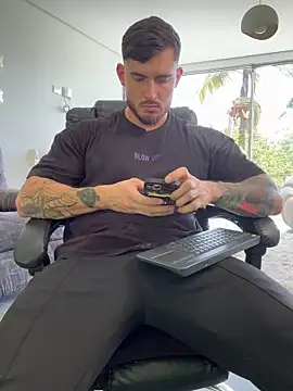 DimitriSullivan  online show from 4, 11, 2025