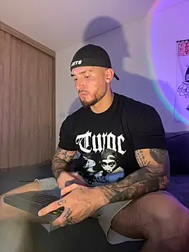 Snapshot of DimitriSullivan_ chatting on 18, 5, 2026 DimitriSullivan online show from 18, 5, 2026