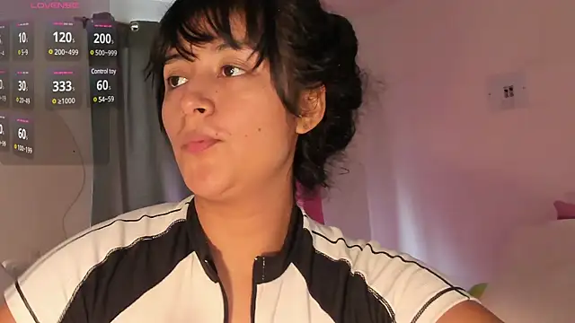 Snapshot of Lady_Rey chatting on 4, 2, 2025 Lady Rey online show from 4, 2, 2025