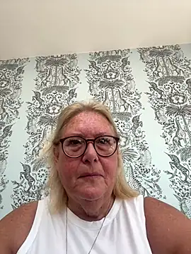 Snapshot of MoistCurveyChanel chatting on 15, 7, 2026 MoistCurveyChanel online show from 15, 7, 2026