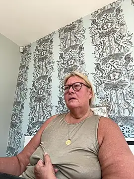 Snapshot of MoistCurveyChanel chatting on 17, 7, 2026 MoistCurveyChanel online show from 17, 7, 2026