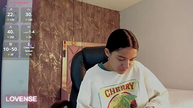 SKYLERWHIITEE online show from 7, 2, 2025