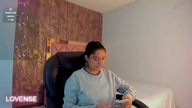 SKYLERWHIITEE online show from 9, 2, 2025