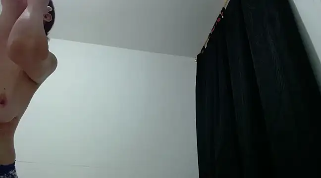 nicolle milf1978 online show from 4, 2, 2025