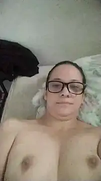 nicolle milf1978 online show from 22, 9, 2025