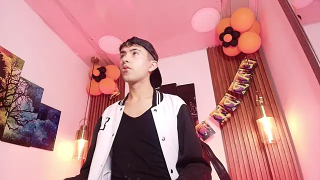 Noah Xitruxx online show from 31, 10, 2025