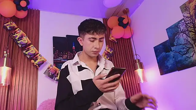 Noah Xitruxx online show from 3, 11, 2025