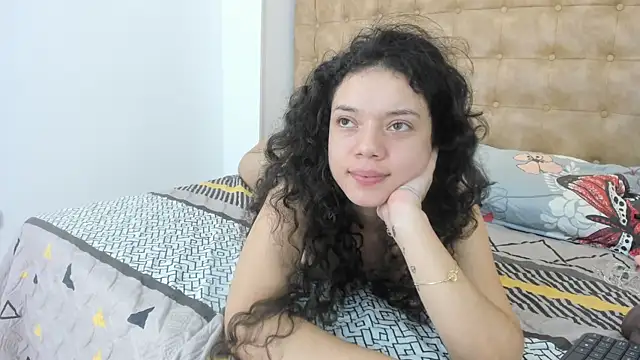 Snapshot of hanna__jadidi chatting on 12, 1, 2025 hanna jadidi online show from 12, 1, 2025