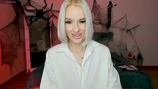 Snapshot of Lana_kitty__ chatting on 26, 10, 2025 Lana kitty   online show from 26, 10, 2025