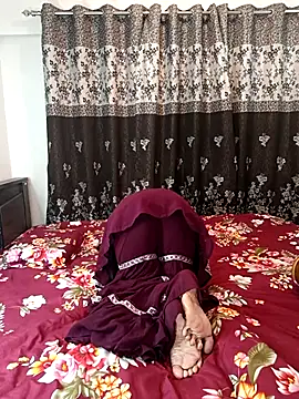 Snapshot of Cute-Bhavya chatting on 8, 10, 2025 Cute-Bhavya online show from 8, 10, 2025