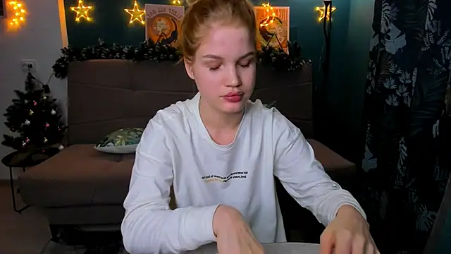 Snapshot of Xloe_Queen chatting on 26, 12, 2024 Xloe Queen online show from 26, 12, 2024