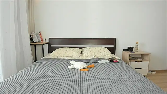 Snapshot of Xloe_Queen chatting on 1, 11, 2025 Xloe Queen online show from 1, 11, 2025