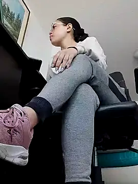 Snapshot of GoddessKarla chatting on 4, 2, 2025 GoddessKarla online show from 4, 2, 2025