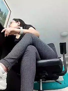 Snapshot of GoddessKarla chatting on 6, 2, 2025 GoddessKarla online show from 6, 2, 2025