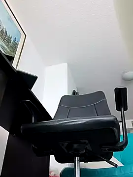 Snapshot of GoddessKarla chatting on 5, 3, 2025 GoddessKarla online show from 5, 3, 2025