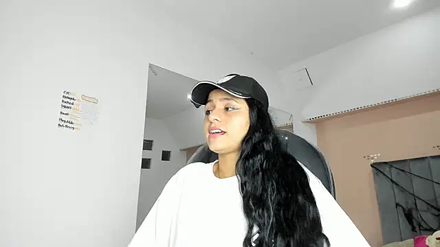 Giselle Roldan online show from 16, 10, 2025