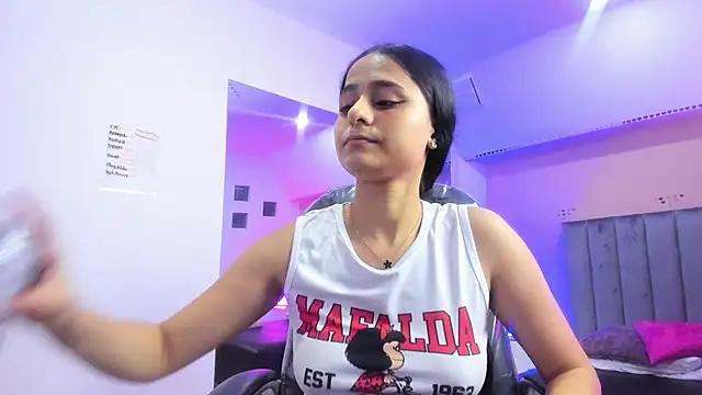 Giselle Roldan online show from 15, 2, 2026