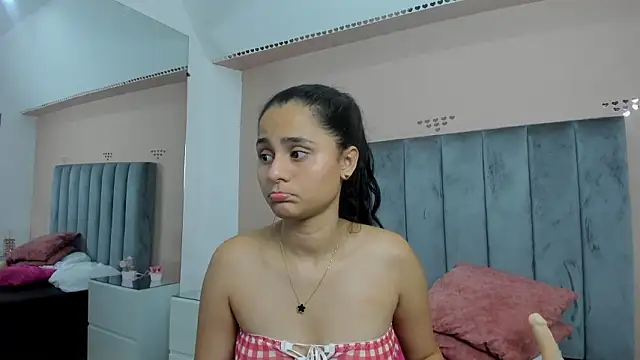 Giselle Roldan online show from 8, 3, 2026