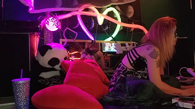 Snapshot of anonymouszN chatting on 11, 2, 2025 anonymouszN online show from 11, 2, 2025