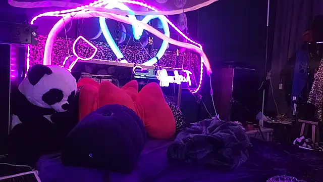 Snapshot of anonymouszN chatting on 1, 3, 2025 anonymouszN online show from 1, 3, 2025