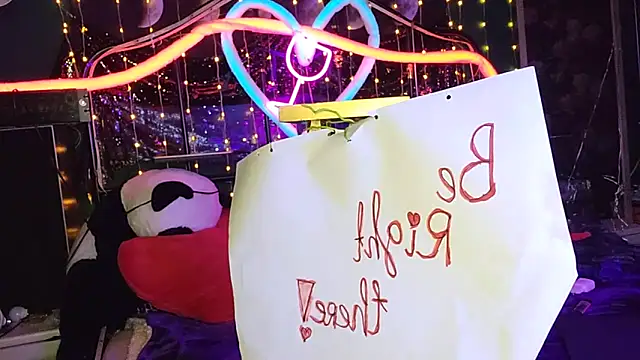 Snapshot of anonymouszN chatting on 12, 3, 2025 anonymouszN online show from 12, 3, 2025