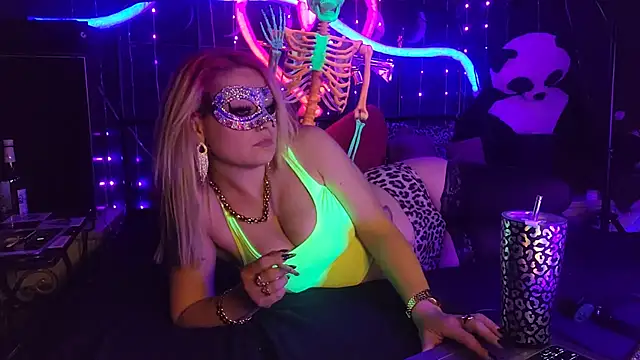 Snapshot of anonymouszN chatting on 24, 9, 2025 anonymouszN online show from 24, 9, 2025